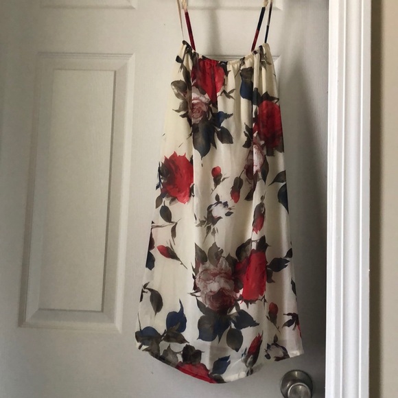 Tobi Dresses & Skirts - Tobi floral flowy cross straps dress Small
